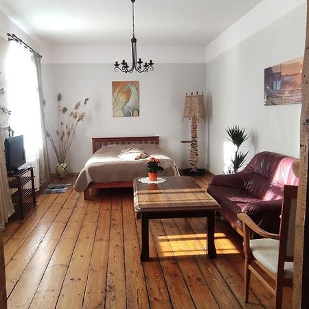 Toma Street Apartments Лиепая Экстерьер фото