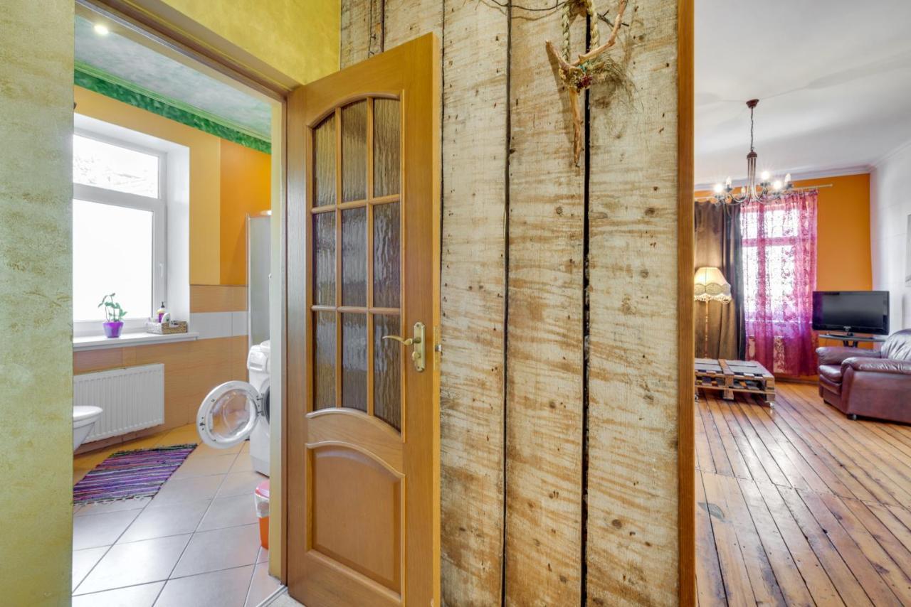 Toma Street Apartments Лиепая Экстерьер фото